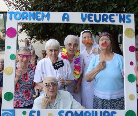 Fiesta Fin de las Mascarillas en el Centre Geriàtric Maria Gay de Girona