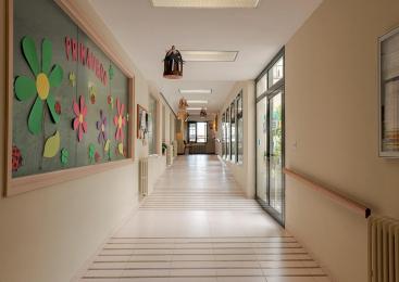 Fotografía de uno de los pasillos del Centre Geriàtric Maria Gay