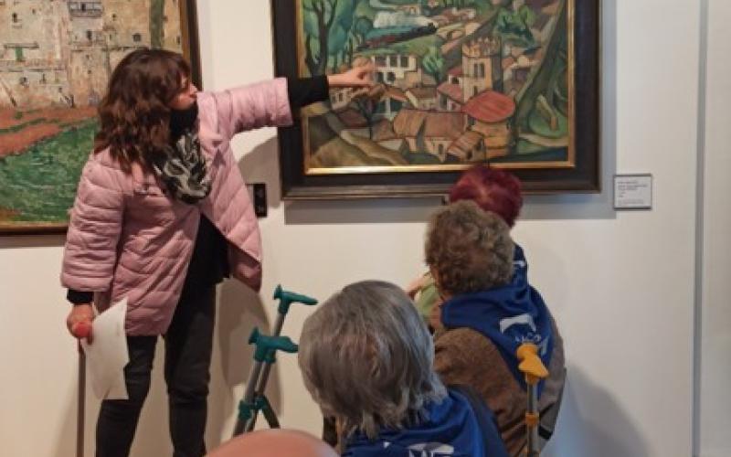Visita de las personas residentes al Museu d'Art de Girona.