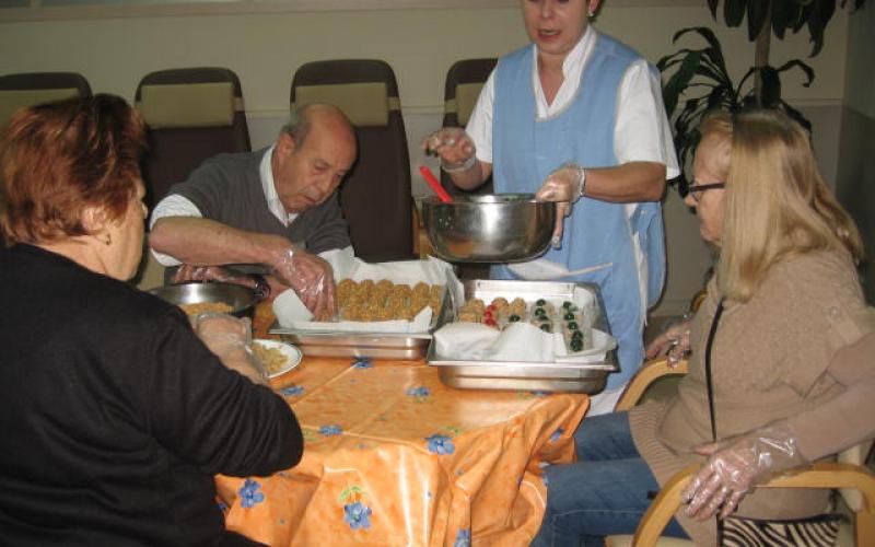 En el Centro Maria Gay hemos hecho "panellets"